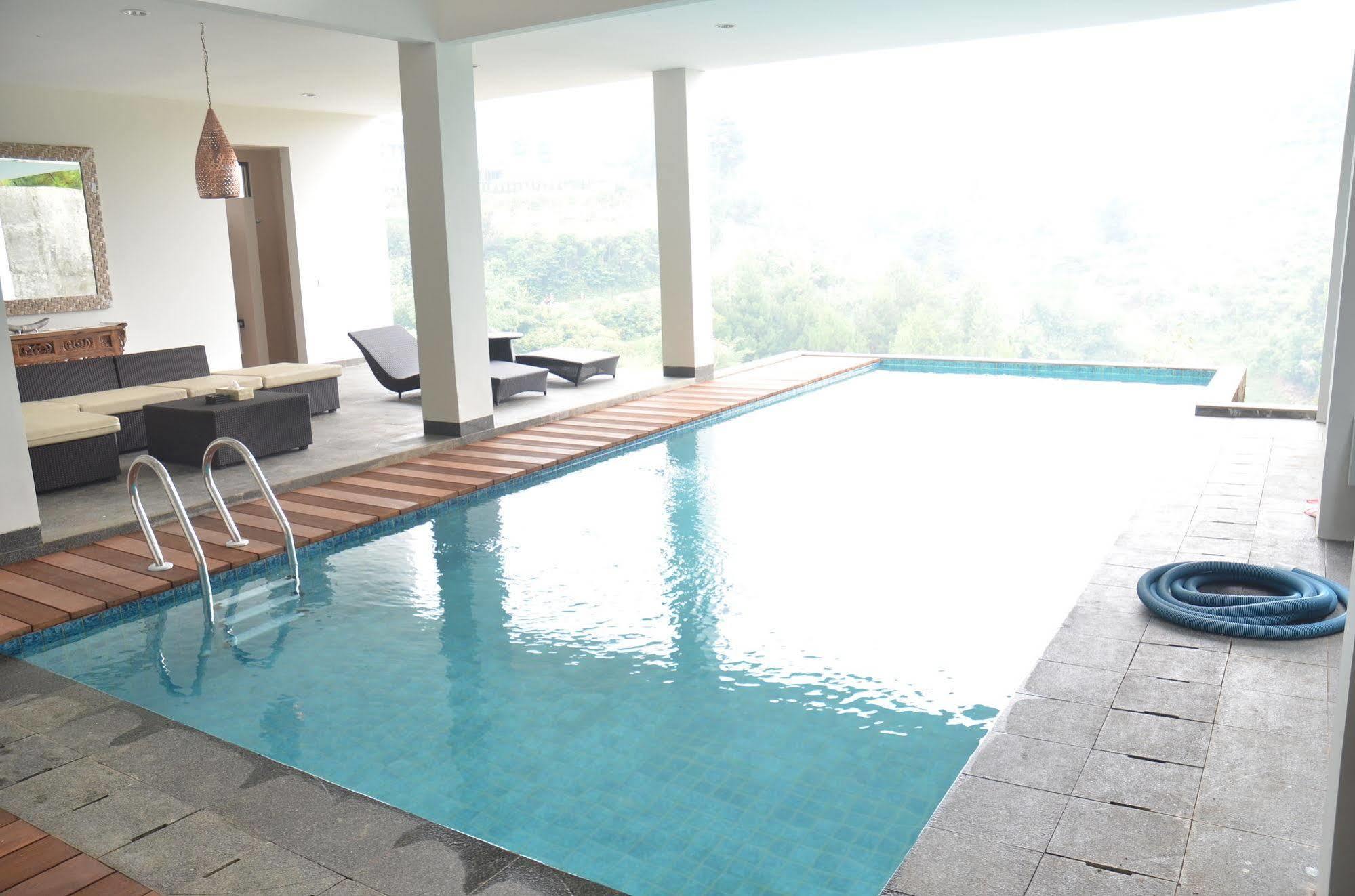 Indah 1 Mountain View Villa Dago Infinity Pool Bandung Kültér fotó